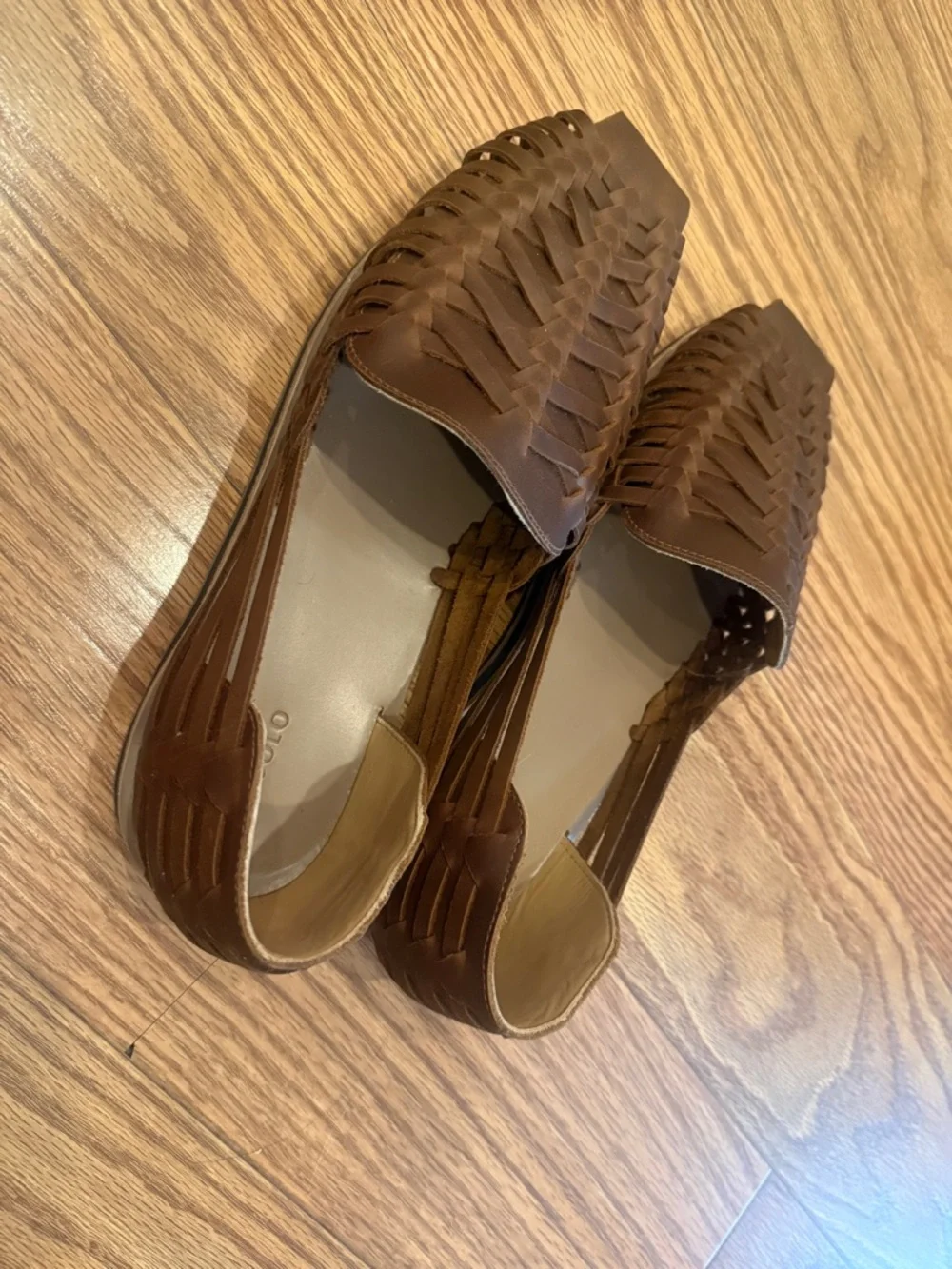 Brown Men’s Huaraches - Picture 3 of 5